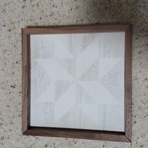 Gray Farmhouse picture